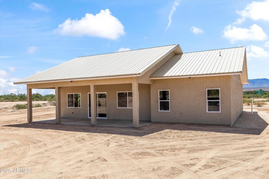 Back Patio & Yard Back Patio & Yard