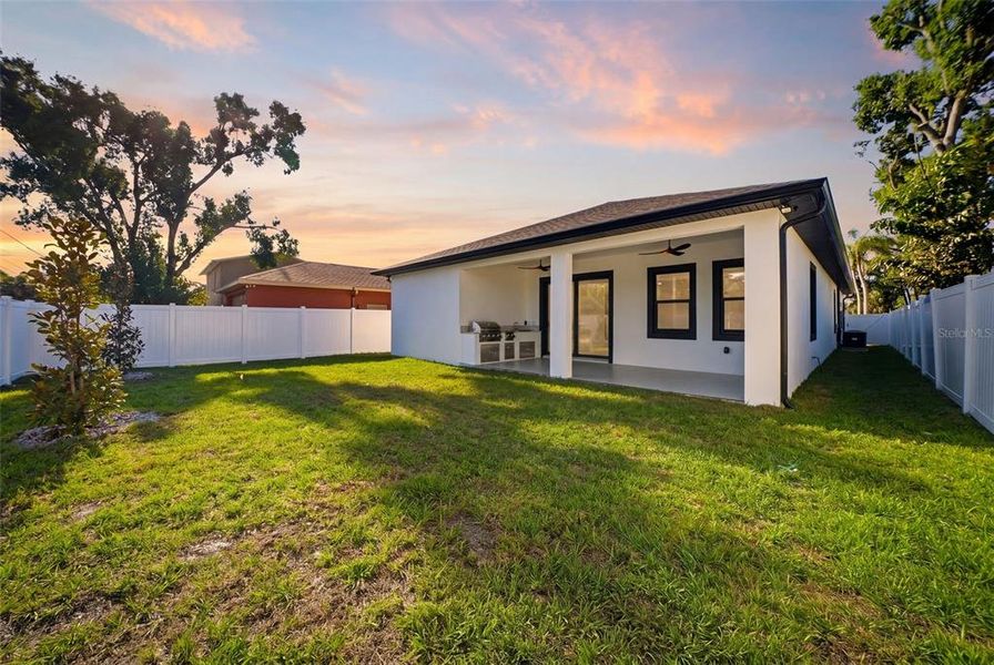 Exterior details and patio area of a home in , St. Petersburg (Image 32).