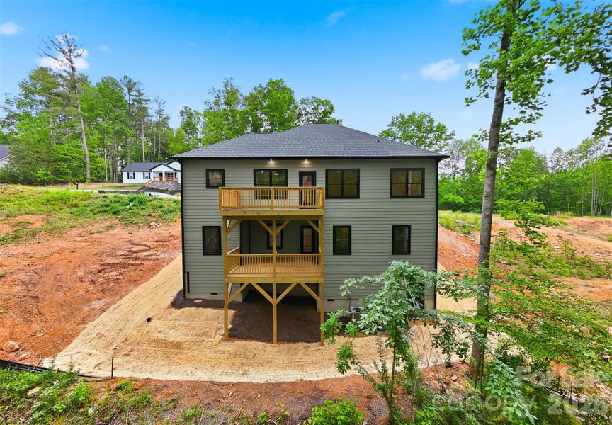 Exterior details and patio area of a home in , Lenoir (Image 21).