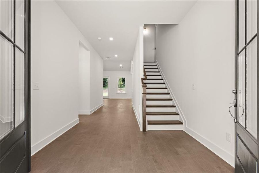 Spacious, unfurnished interior of a new home in , Gainesville (Image 17).