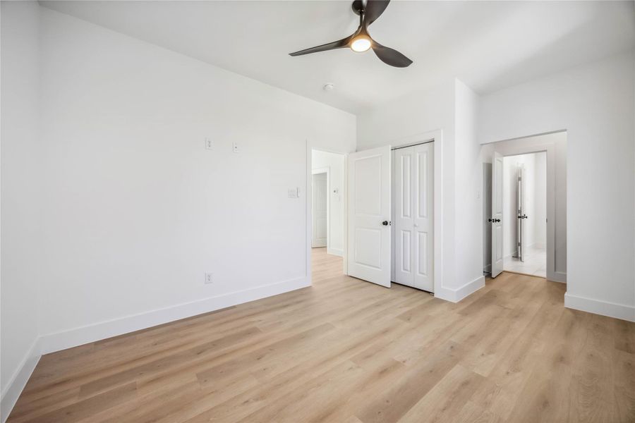 Spacious, unfurnished interior of a new home in , Houston (Image 24).
