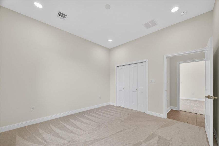 Spacious, unfurnished interior of a new home in , Hitchcock (Image 17).