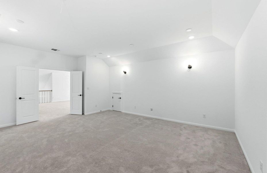 Spacious, unfurnished interior of a new home in Crescent Bluff, Georgetown (Image 28). Spacious, unfurnished interior of a new home in Crescent Bluff, Georgetown (Image 28).