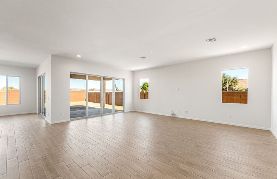 Spacious, unfurnished interior of a new home in Soleo, San Tan Valley (Image 20).