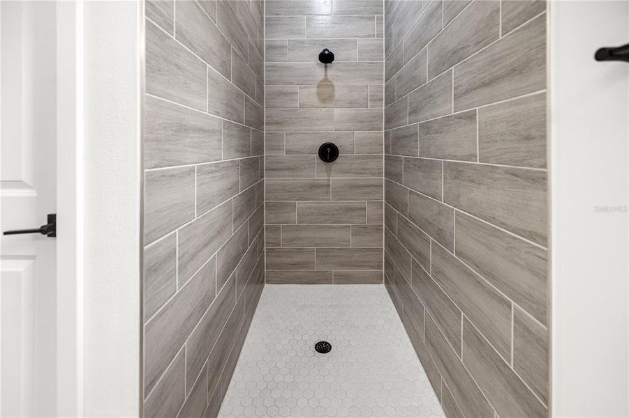 Close-up of interior finishes inside a home in , Ocala (Image 14). Close-up of interior finishes inside a home in , Ocala (Image 14).