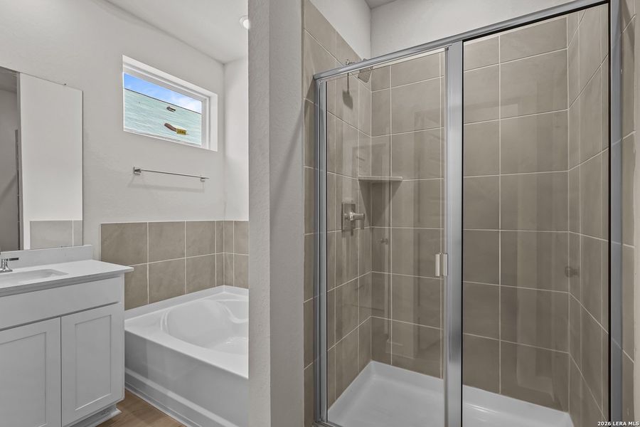 Furnished interior view inside a new home in Hiddenbrooke, Seguin (Image 10).