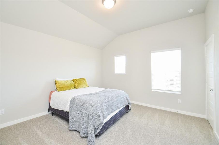 Spacious guest room with it's own en-suite bathroom.