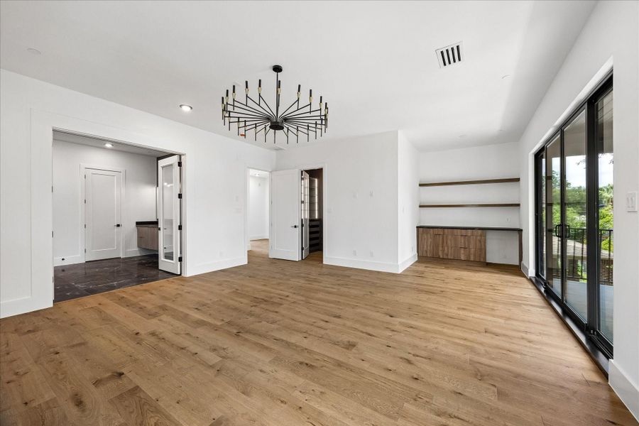 Spacious, unfurnished interior of a new home in , Bellaire (Image 21).