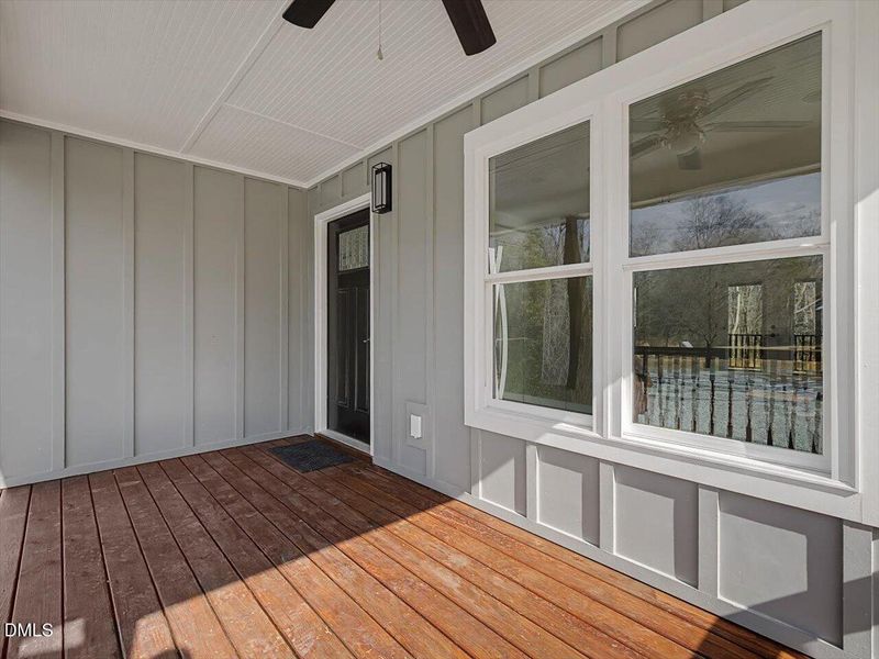 09-Front Porch 09-Front Porch