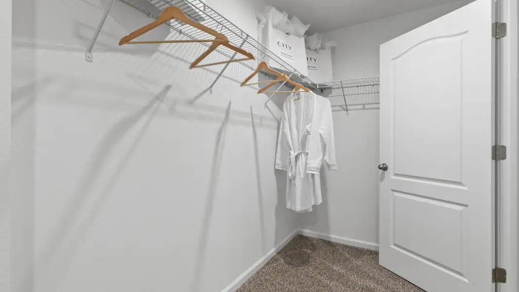Spacious, unfurnished interior of a new home in The Arbors, Jacksonville (Image 19).