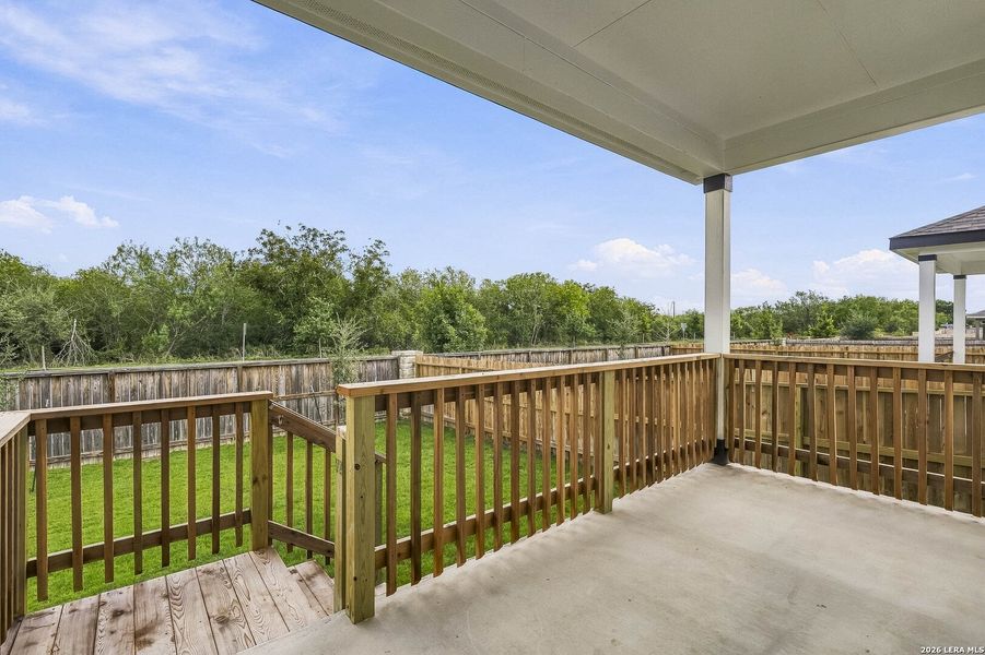 Exterior details and patio area of a home in Cinco Lakes, San Antonio (Image 3).