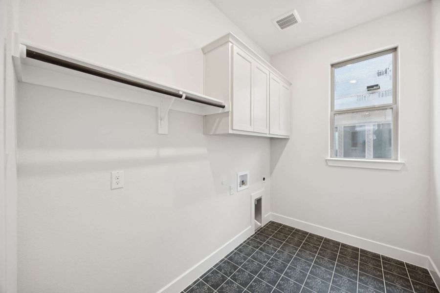 Spacious, unfurnished interior of a new home in The Grove Frisco, Frisco (Image 25).