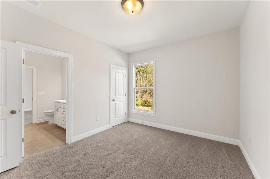 Spacious, unfurnished interior of a new home in Ashbury Commons, Powder Springs (Image 10).