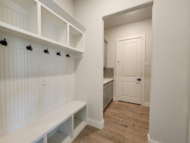 Furnished interior view inside a new home in Rocky Top, Krum (Image 7).