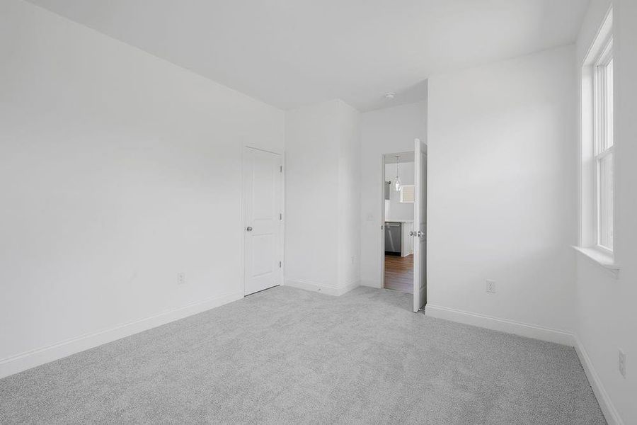 Spacious, unfurnished interior of a new home in Kennison Creek, Cumming (Image 12).