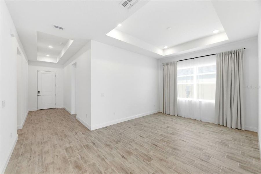 Spacious, unfurnished interior of a new home in Tamarack at Two Rivers, Zephyrhills (Image 43).