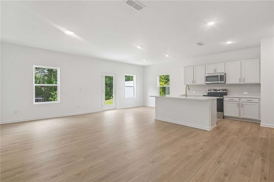 Spacious, unfurnished interior of a new home in Leydenview, Mableton (Image 26). Spacious, unfurnished interior of a new home in Leydenview, Mableton (Image 26).