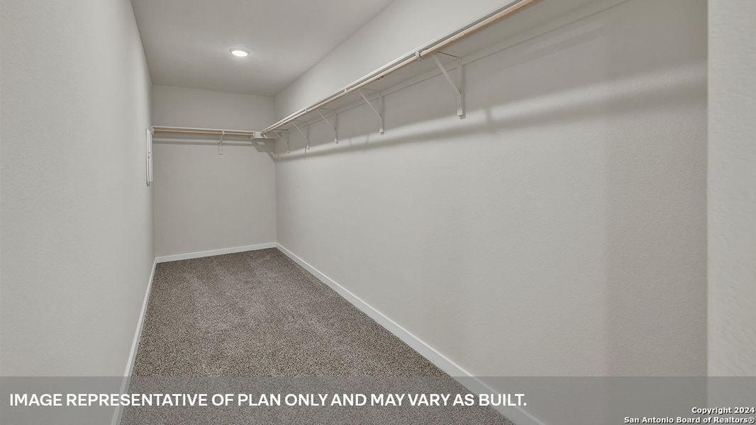 Spacious, unfurnished interior of a new home in Sonoma Oaks, Fredericksburg (Image 21).