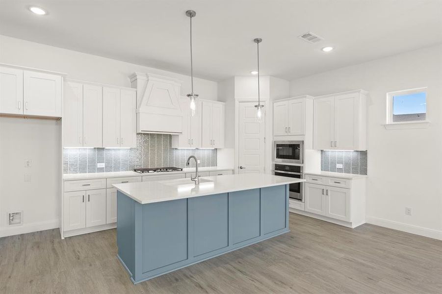 19_07. 1431 Kirkdale - Kitchen (2)