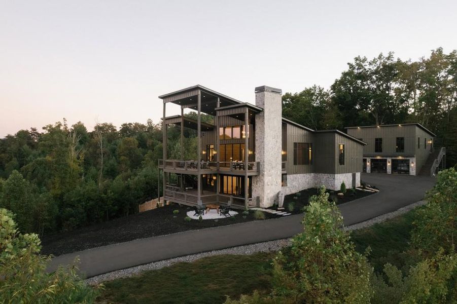 Image 85 of a home in .