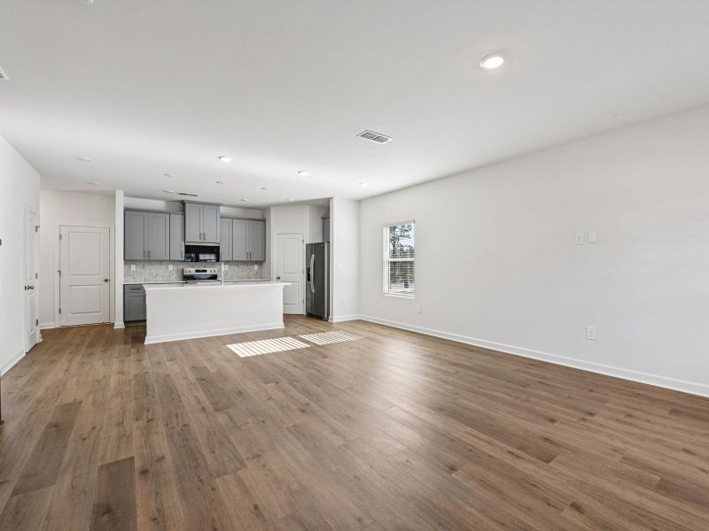 Spacious, unfurnished interior of a new home in Nolen Farm, Gastonia (Image 12).