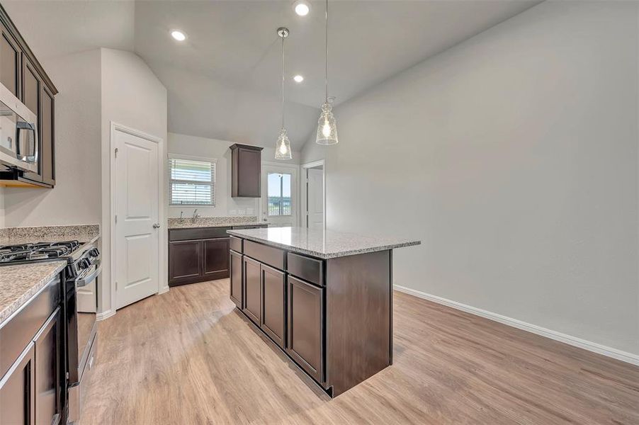 Furnished interior view inside a new home in Lane Ranch, Sanger (Image 8).