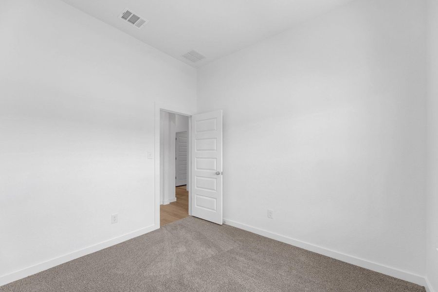 Spacious, unfurnished interior of a new home in Prairie Winds, Hutto (Image 30).