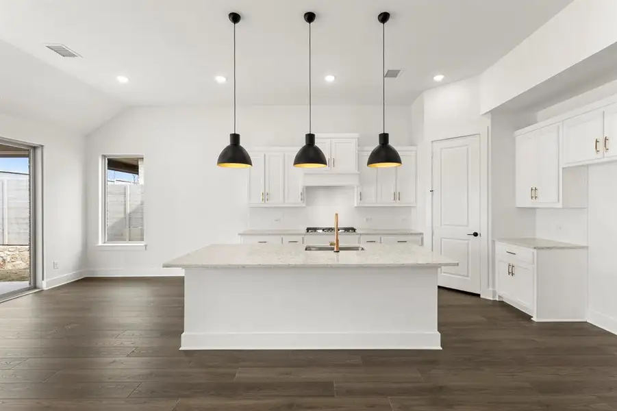 08. 4120 Seminole - Kitchen