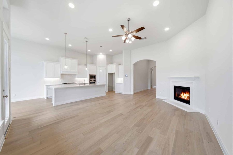 Spacious, unfurnished interior of a new home in Bridgeland 50′, Cypress (Image 17).