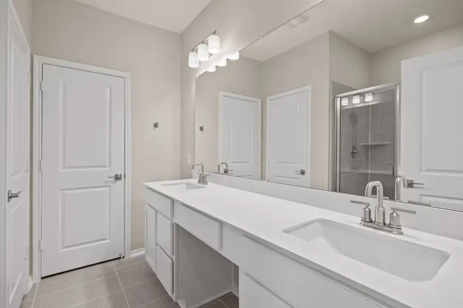 Furnished interior view inside a new home in Hidden Trails, Belton (Image 10). Furnished interior view inside a new home in Hidden Trails, Belton (Image 10).