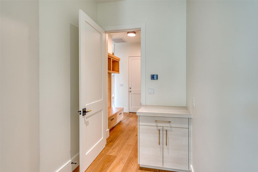 Spacious, unfurnished interior of a new home in , Horseshoe Bay (Image 32).