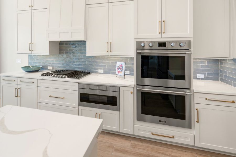 Representative interior finishes for a home built from the Sawyer by Riverside Homes in Mariposa at EverRange, Jacksonville (Image 86).