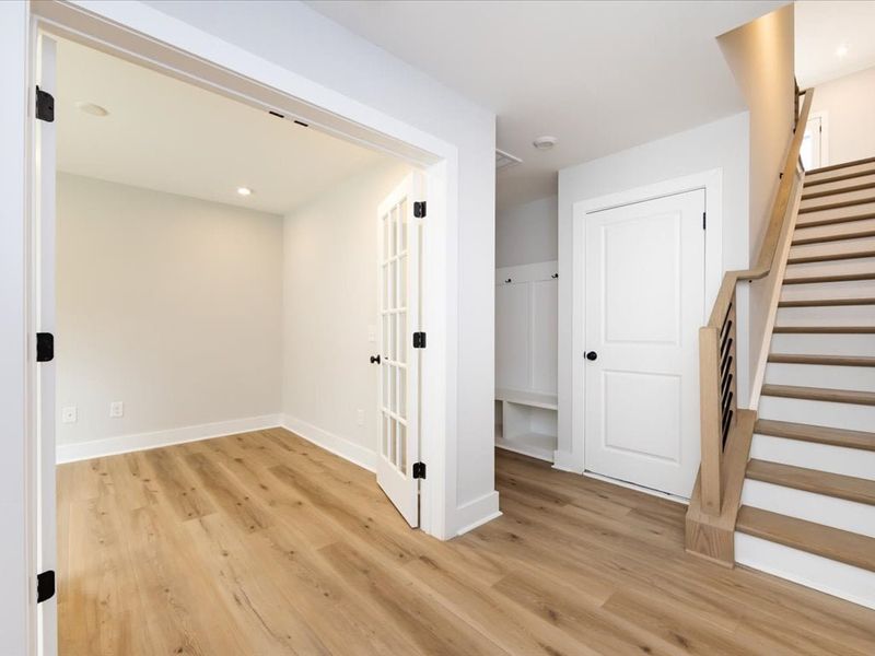 Spacious, unfurnished interior of a new home in Context at Oakhurst, Charlotte (Image 39). Spacious, unfurnished interior of a new home in Context at Oakhurst, Charlotte (Image 39).