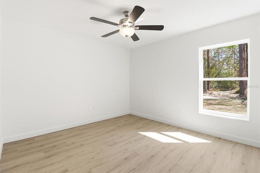 Spacious, unfurnished interior of a new home in , Weeki Wachee (Image 35).