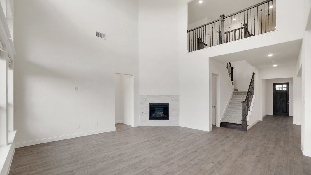 Representative furnished interior of a home built from the Dartmouth by DRB Homes in Creekhaven, Iowa Colony (Image 8).