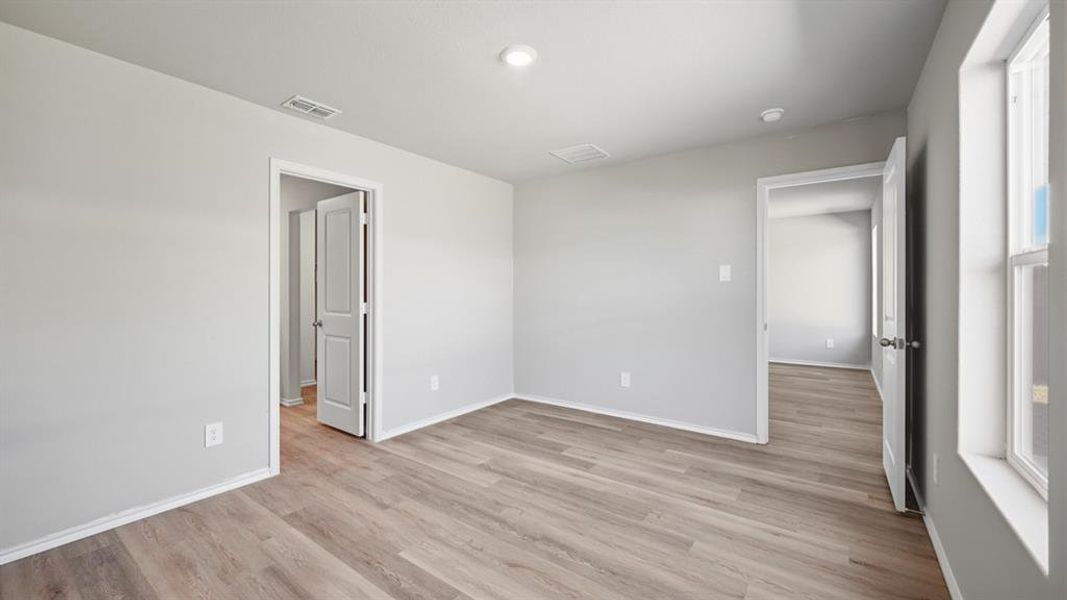 Spacious, unfurnished interior of a new home in Sunnycreek, Crowley (Image 24).
