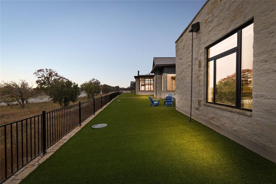 Exterior details and patio area of a home in , Iredell (Image 21).