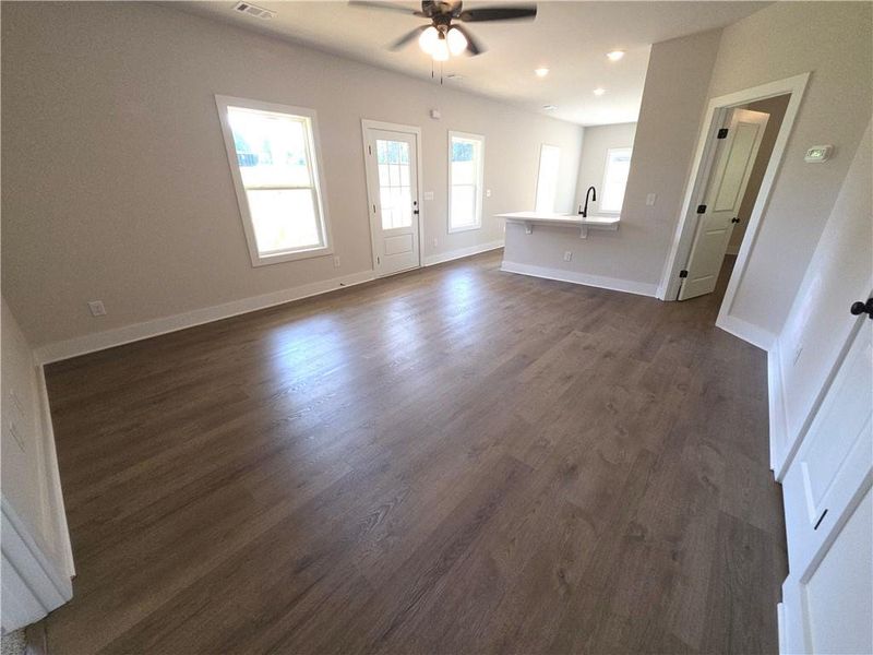 Spacious, unfurnished interior of a new home in , Dallas (Image 17).