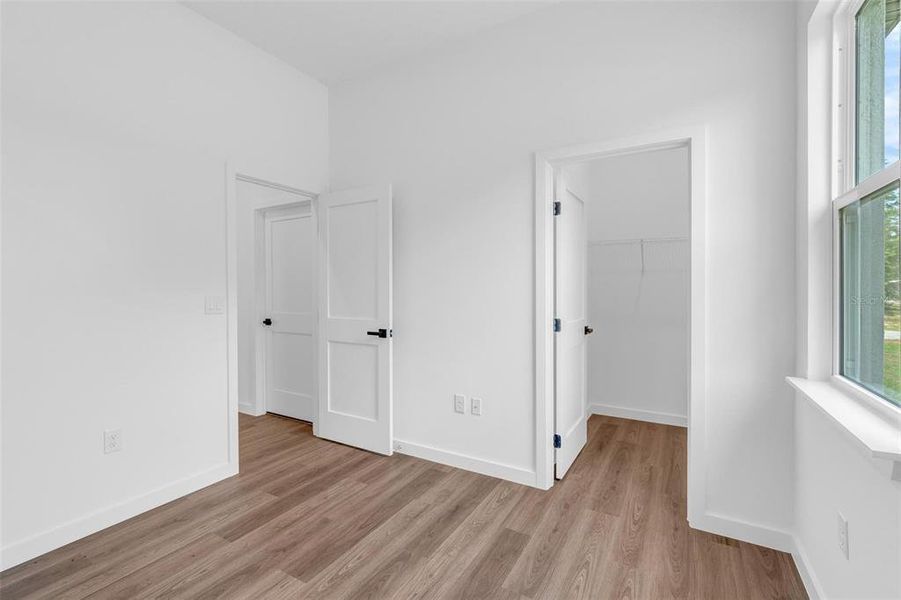 Spacious, unfurnished interior of a new home in , Dunnellon (Image 23).
