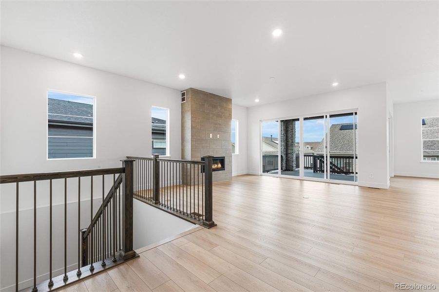 Spacious, unfurnished interior of a new home in Hilltop at Inspiration, Aurora (Image 17).