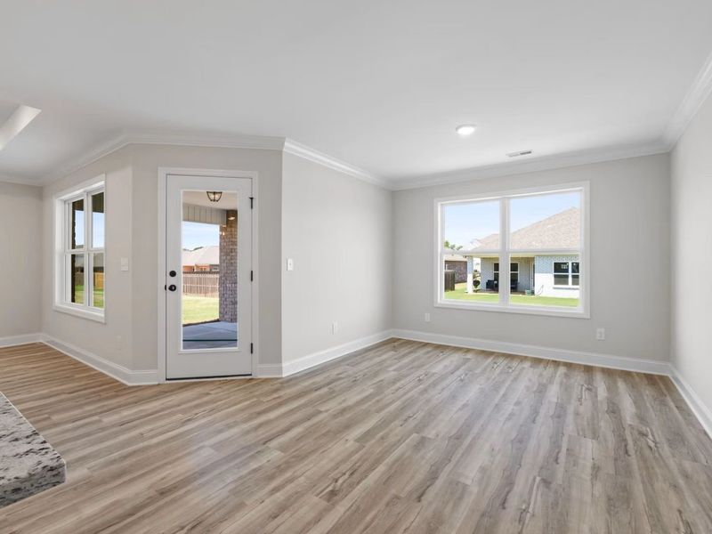 Spacious, unfurnished interior of a new home in Waverly Estates, Nevada (Image 14).