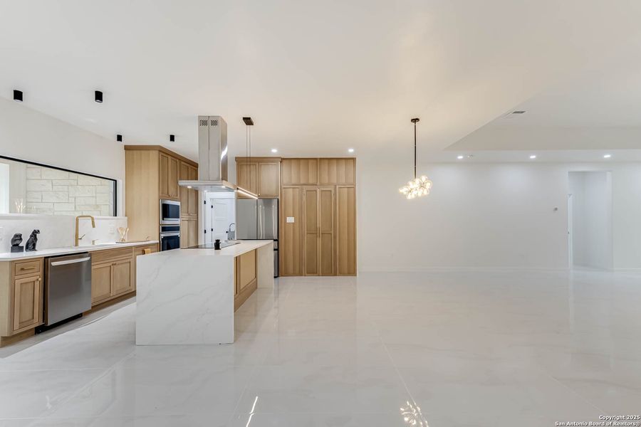 Furnished interior view inside a new home in , Floresville (Image 31).