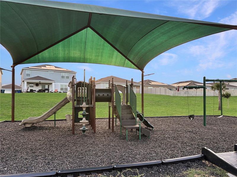 Community amenities in Forest Lake, Davenport (Image 34).