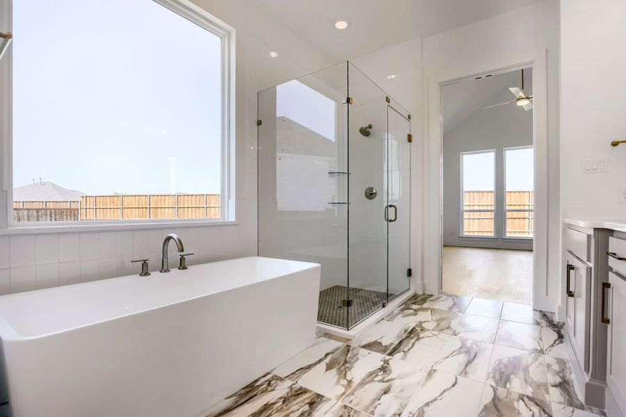 791 Falls - Primary Bathroom