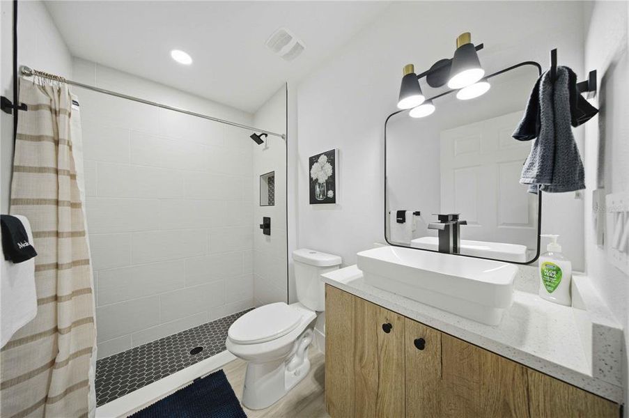 Furnished interior view inside a new home in , Ocala (Image 9).
