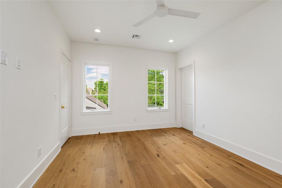 Spacious, unfurnished interior of a new home in , Houston (Image 26).