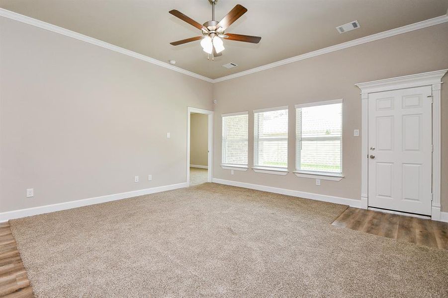 Spacious, unfurnished interior of a new home in , Houston (Image 29).