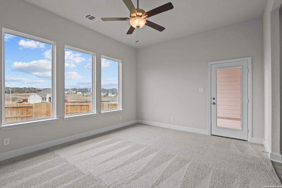 Spacious, unfurnished interior of a new home in Homestead, Schertz (Image 25).