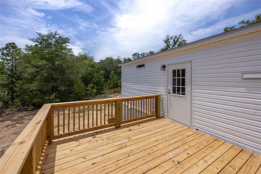 Exterior details and patio area of a home in , Interlachen (Image 22).