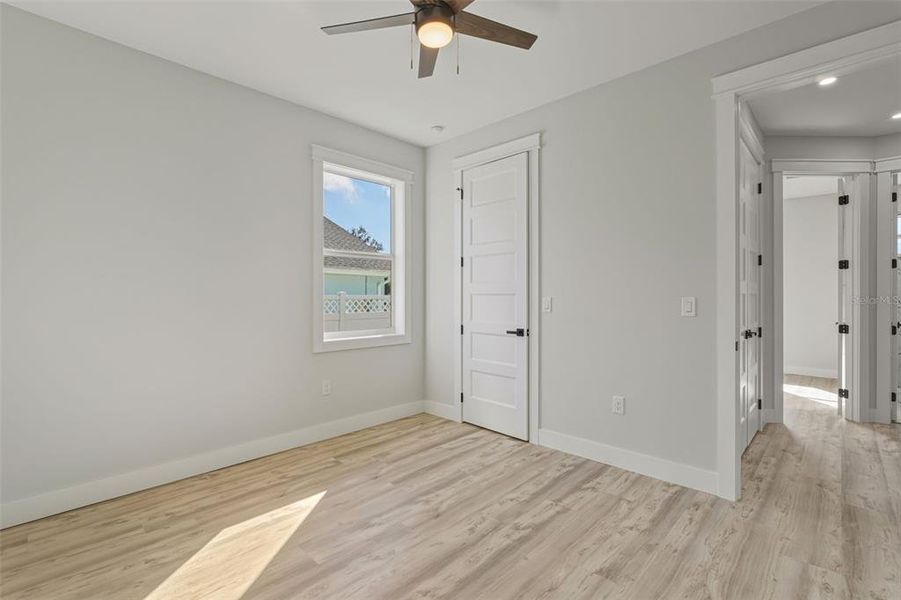 Spacious, unfurnished interior of a new home in , Rotonda West (Image 46).